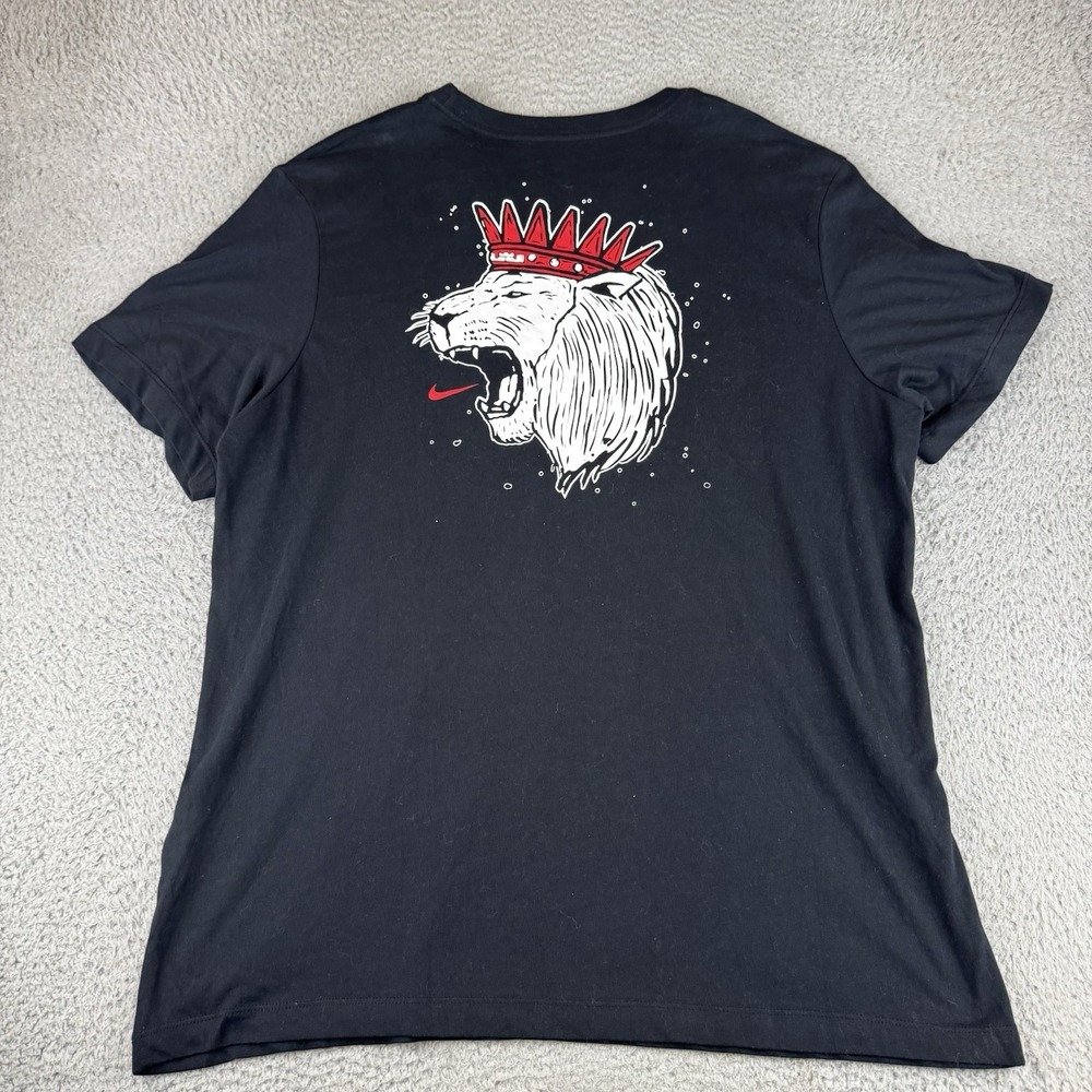 NIKE‎ LEBRON JAMES "LBJ Roaring Lion Tee" MEN'S BLACK RED T-SHIRT Xl Dri Fit Y2k